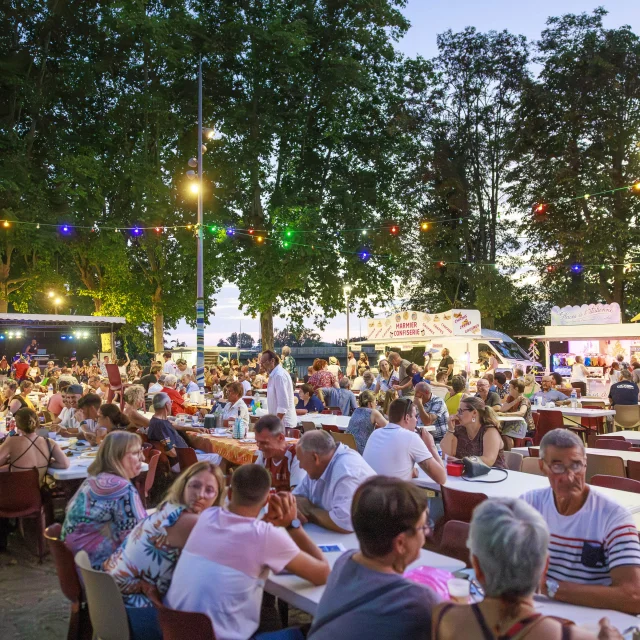 Marche Gourmand Sainte Livrade Sur Lot Cedric Vlemmings 14 Min