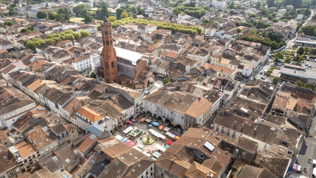 Eglise Sainte-Catherine et place Lafayette, Villeneuve-sur-Lot